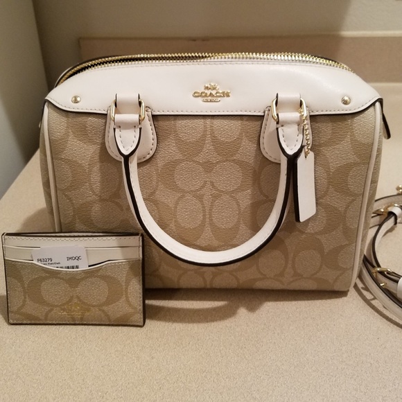 Coach Handbags - New with tag Coach purse and credit card holder